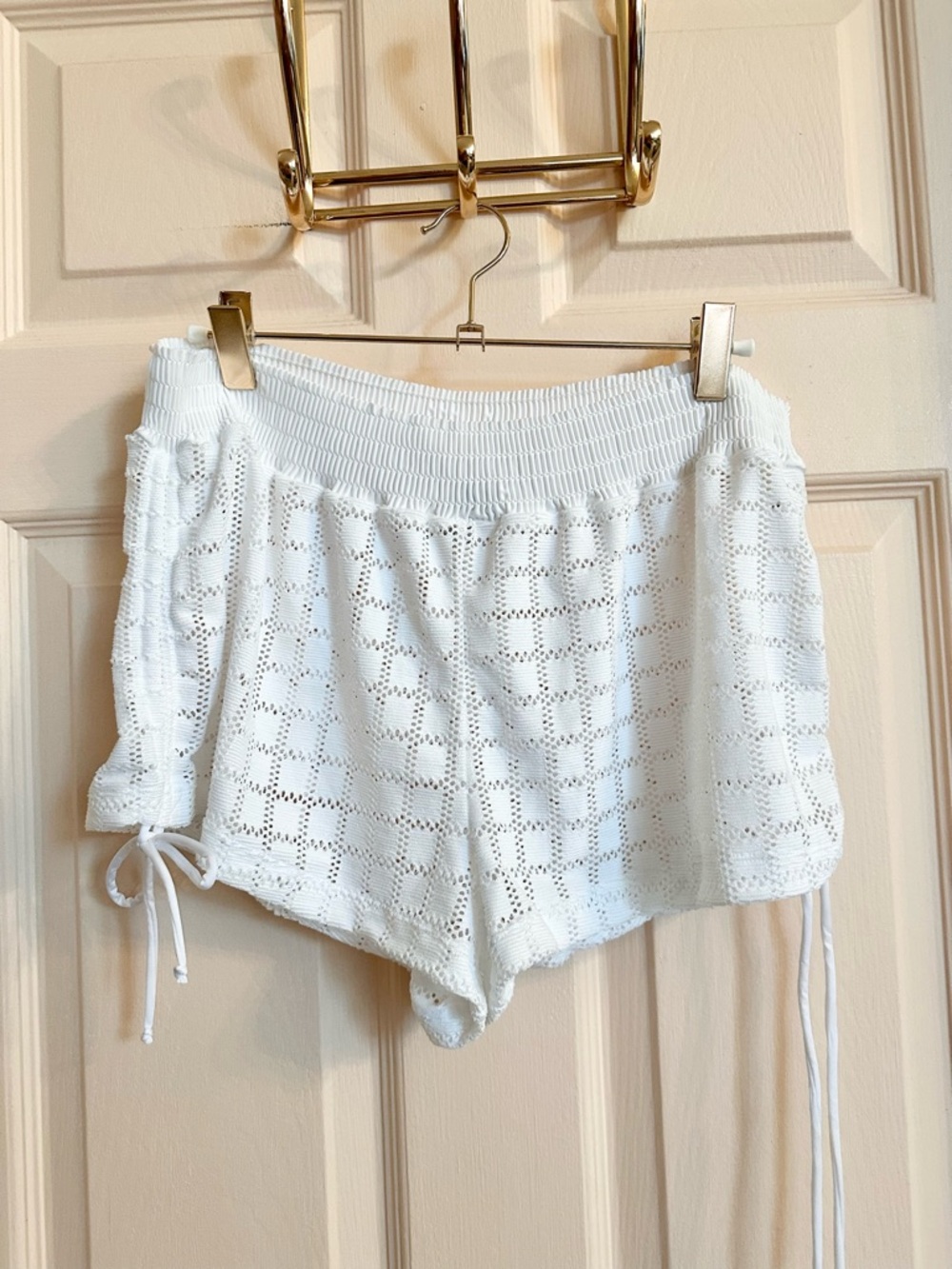 NWT white no boundaries shorts